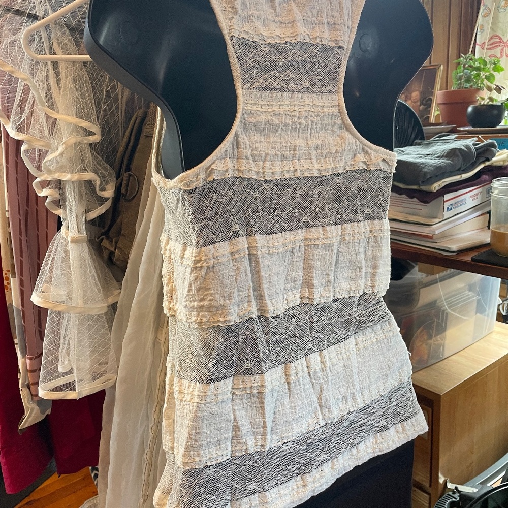 Cream/off white lace tank top (small) - Picture 3 of 5